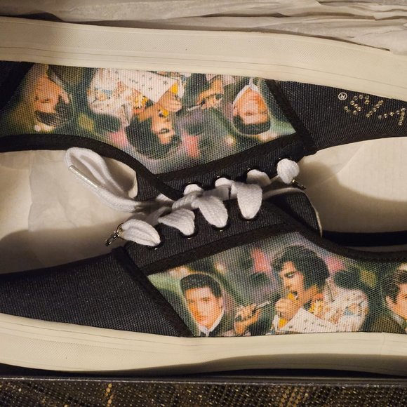 The Bradford exchange women shoes - "Elvis" New Size 6.5 - Picture 1 of 4